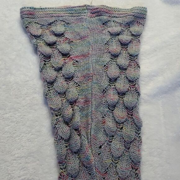Mermaid Tail Blanket Handmade Crochet - Picture 9 of 12